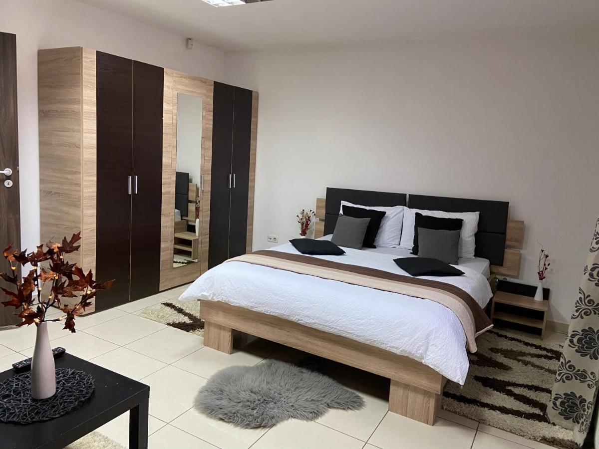 Aqua Apartman Сату-Маре Экстерьер фото